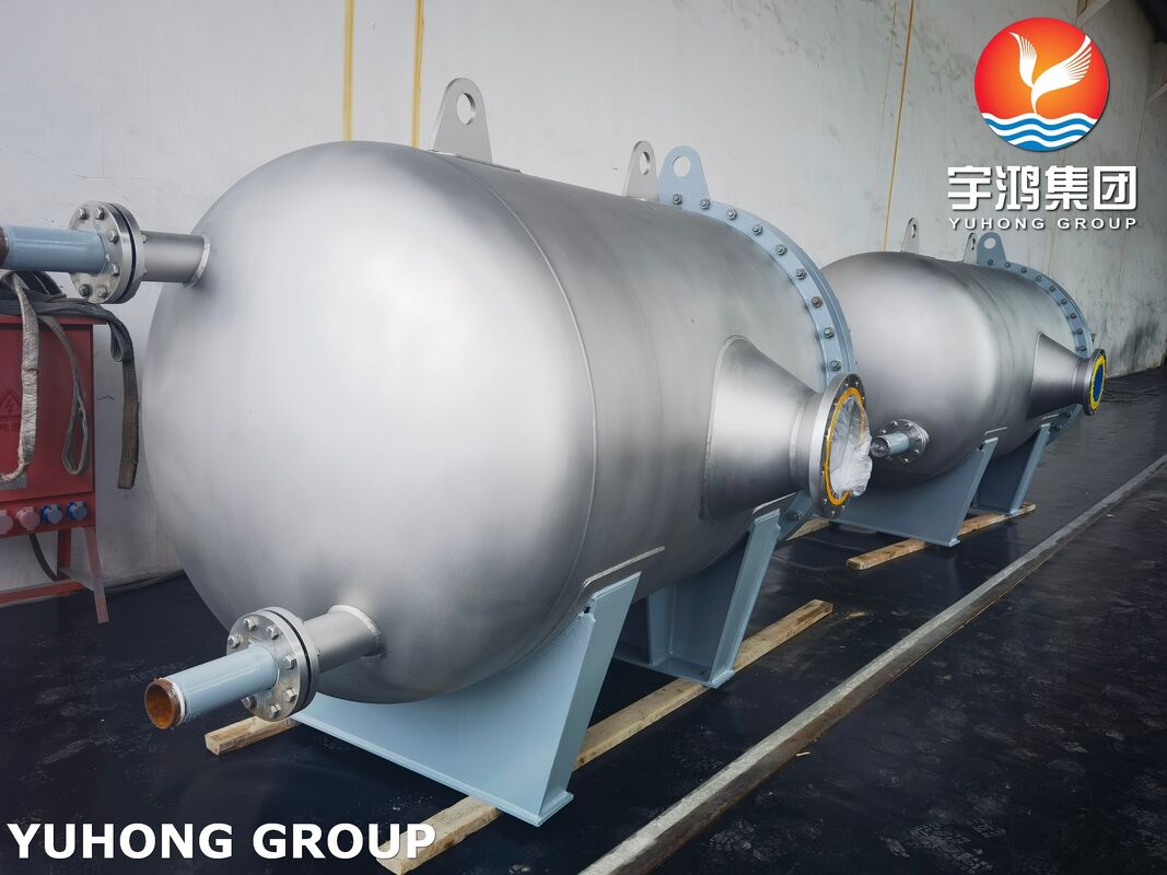 Horizontal Pressure Vessel with Removable Flanged Closure ASME SA105 Carbon Steel and Multi-Nozzle Design