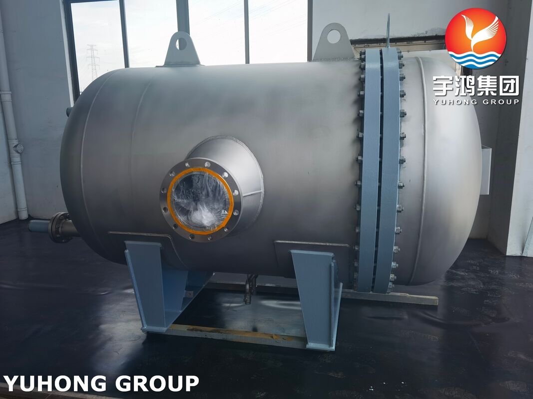 Horizontal Pressure Vessel with Removable Flanged Closure ASME SA105 Carbon Steel and Multi-Nozzle Design